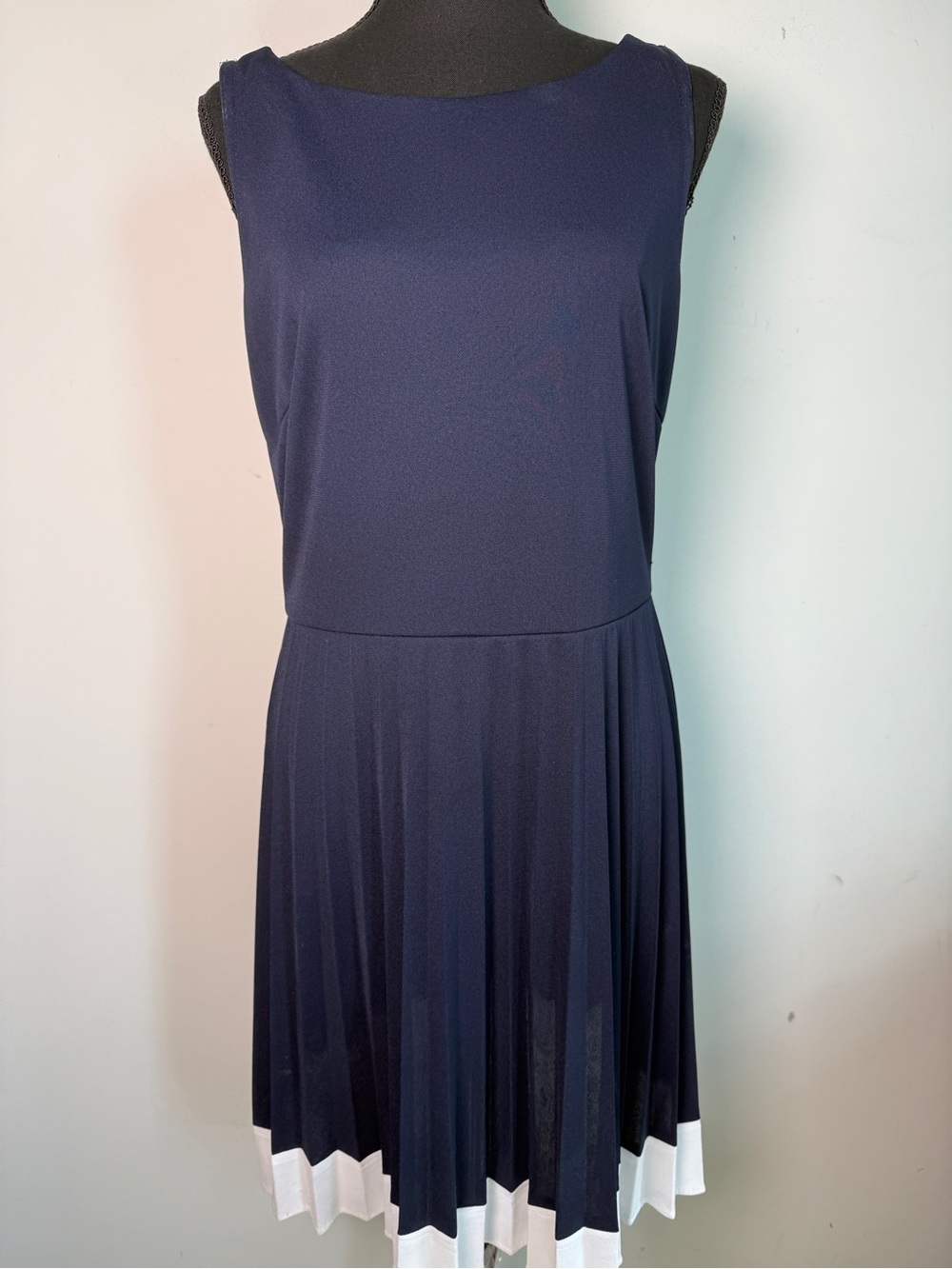 Sophisticates by Jonathan Martin Navy Pleated Chevron Hem Preppy Dress Sz 8